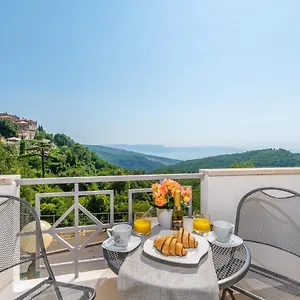  Apartment La Perla
